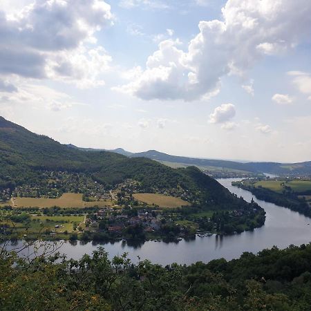 Dubice Garsoniera V Roddinem Dome 게스트하우스 외부 사진